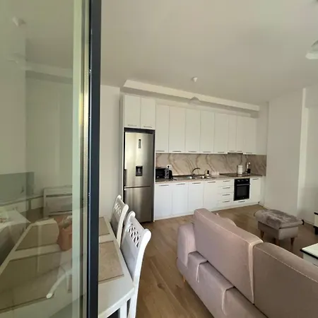 Shehu Apartmán *